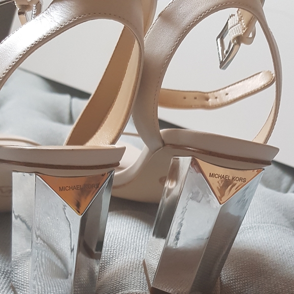 Michael Kors Leather Sandals Cream Sz 8 - Picture 7 of 9